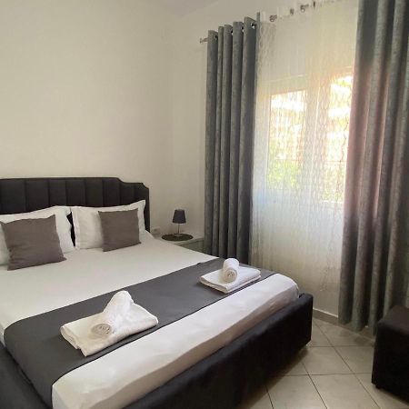 Niko Apartament Sarandë Buitenkant foto